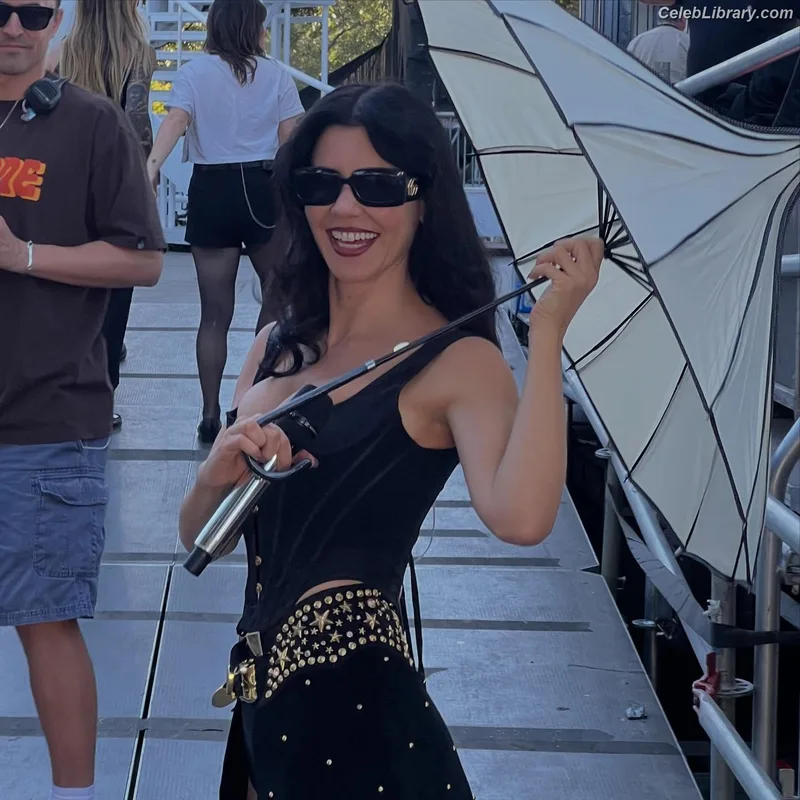 Marina Diamandis photo 4 of 534