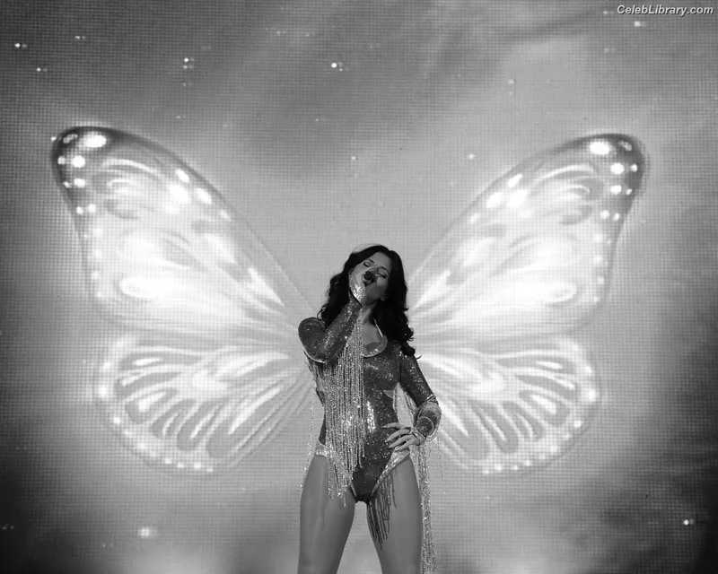 Marina Diamandis photo 8 of 534