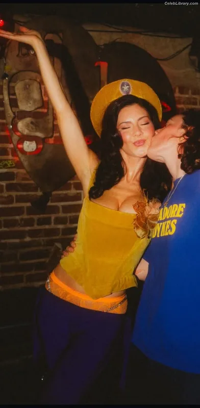 Marina Diamandis photo 2 of 534
