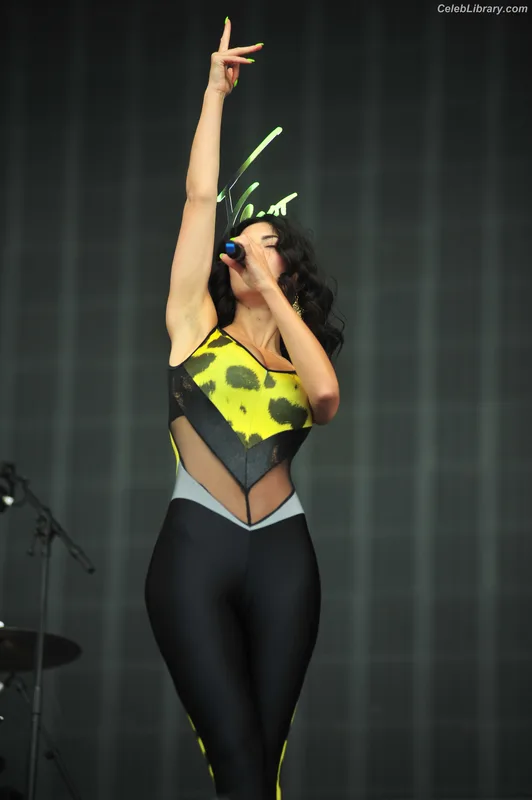 Marina Diamandis photo 1 of 534