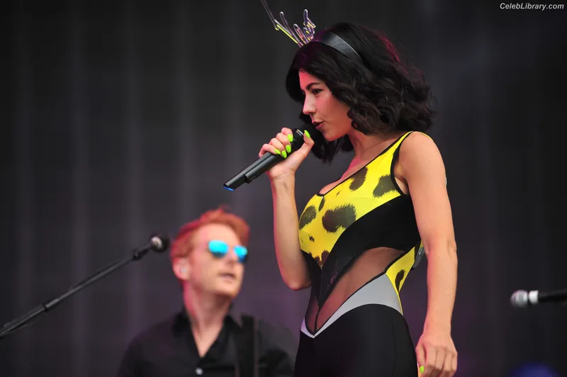 Marina Diamandis photo 5 of 534