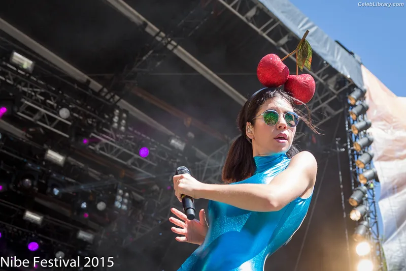 Marina Diamandis photo 24 of 534