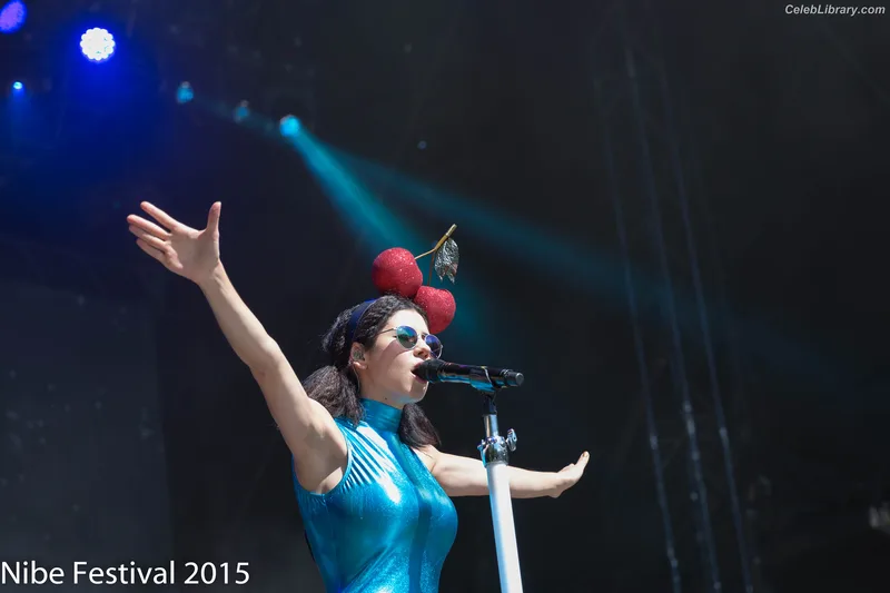 Marina Diamandis photo 2 of 534