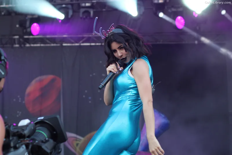 Marina Diamandis photo 4 of 534