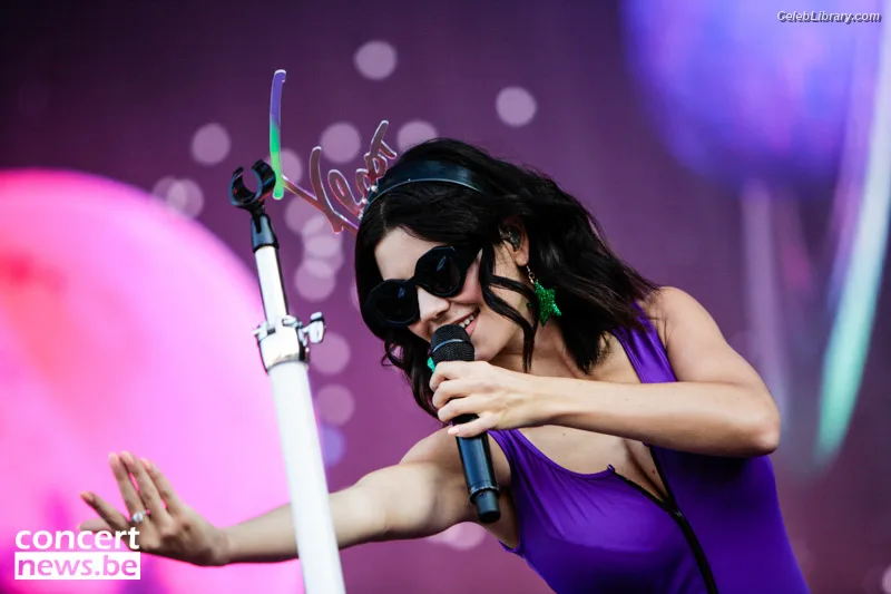Marina Diamandis photo 10 of 534