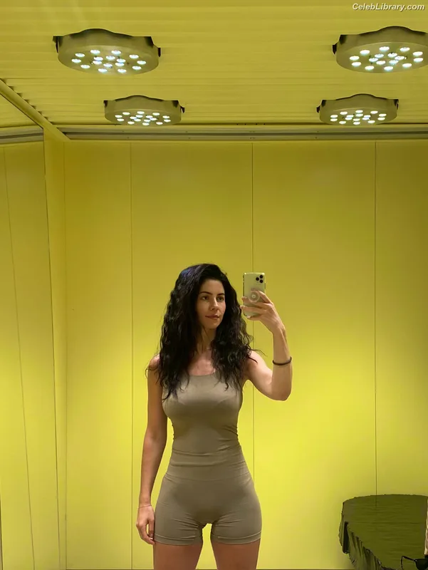 Marina Diamandis photo 18 of 534