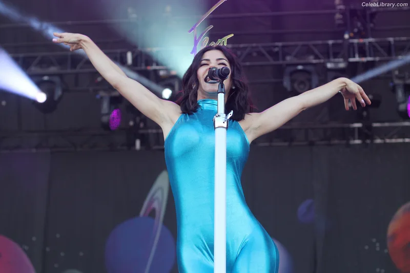 Marina Diamandis photo 22 of 534