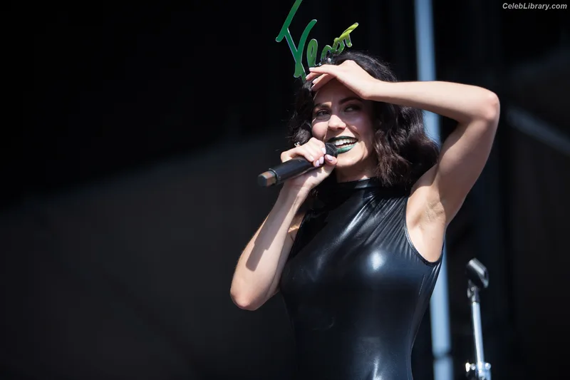 Marina Diamandis photo 1 of 534