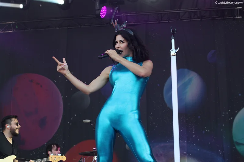 Marina Diamandis photo 6 of 534
