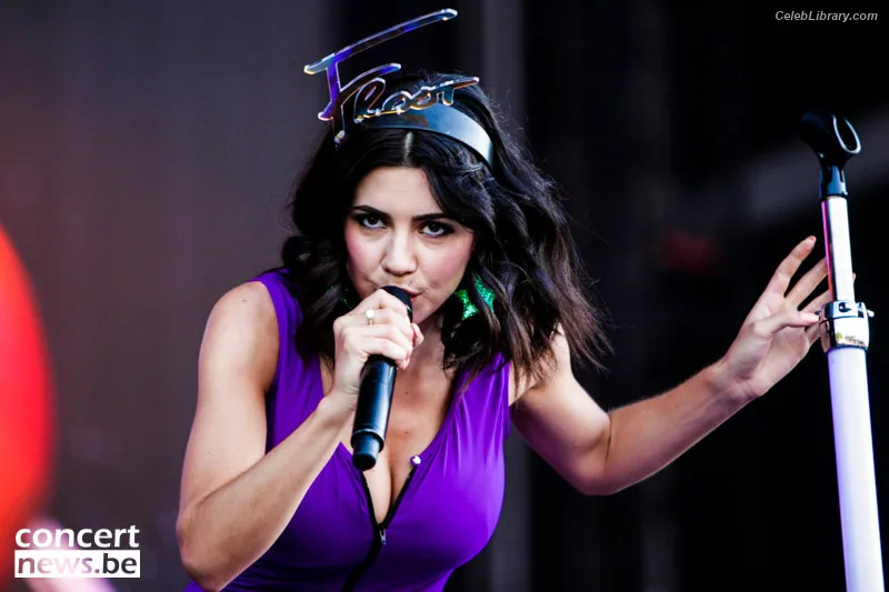 Marina Diamandis photo 8 of 534
