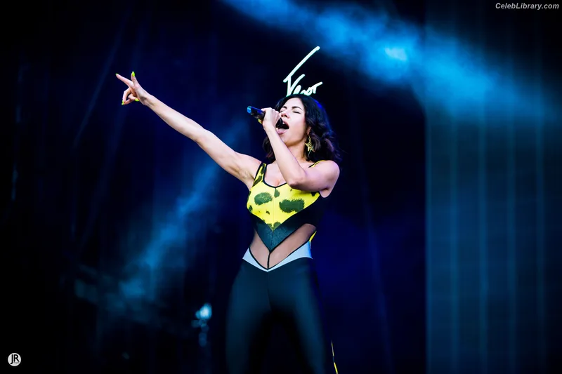 Marina Diamandis photo 16 of 534