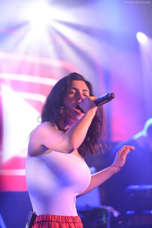 Marina Diamandis photo 17 of 534