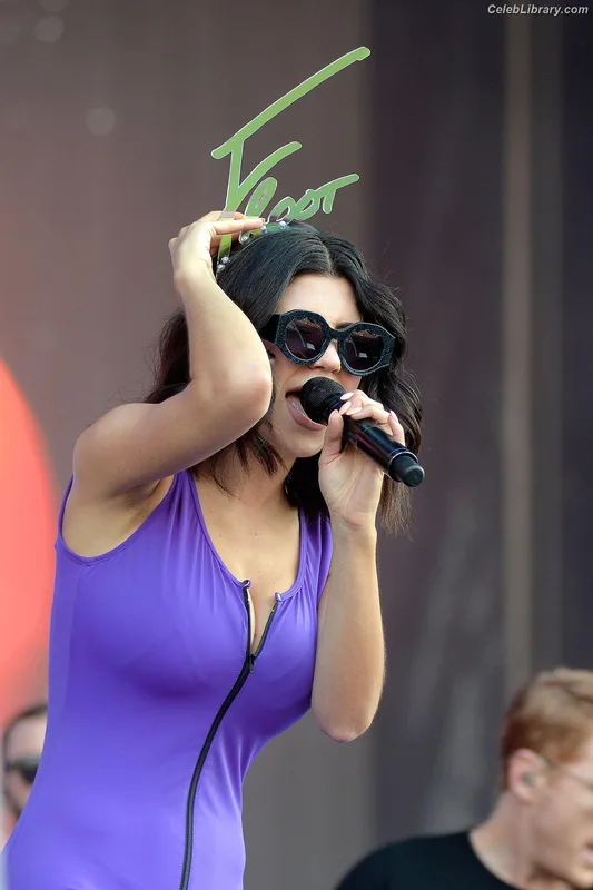 Marina Diamandis photo 2 of 534