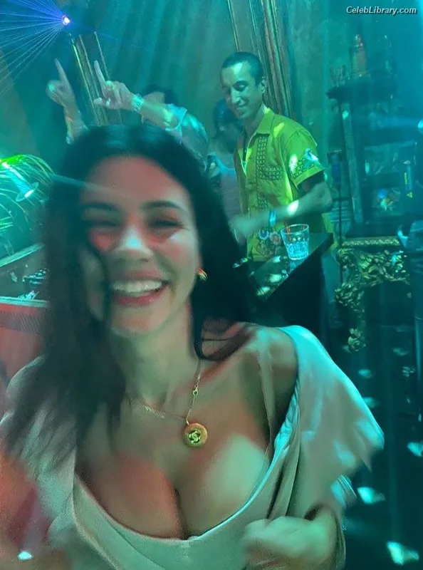 Marina Diamandis photo 22 of 534
