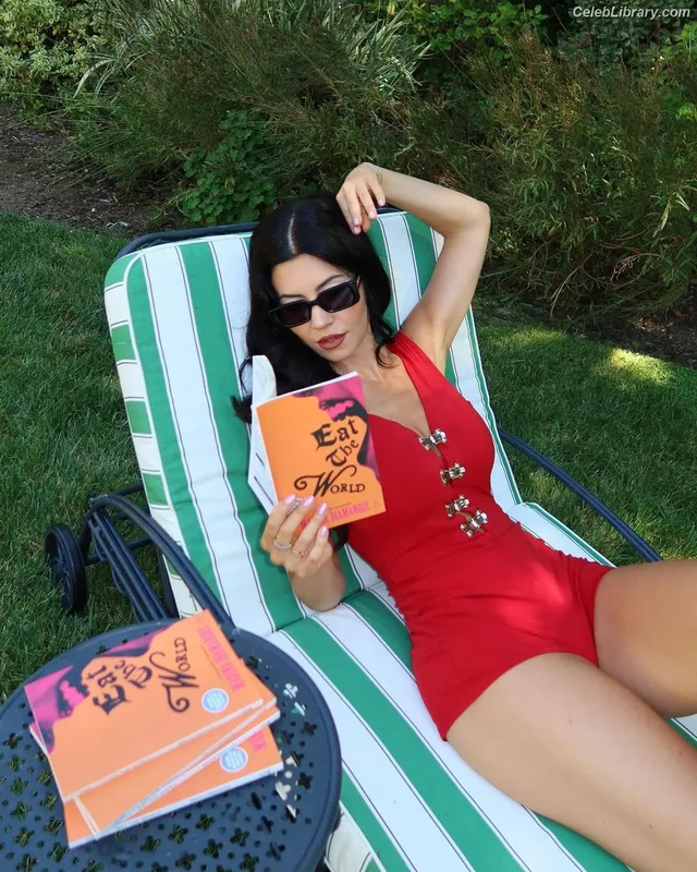 Marina Diamandis photo 19 of 534