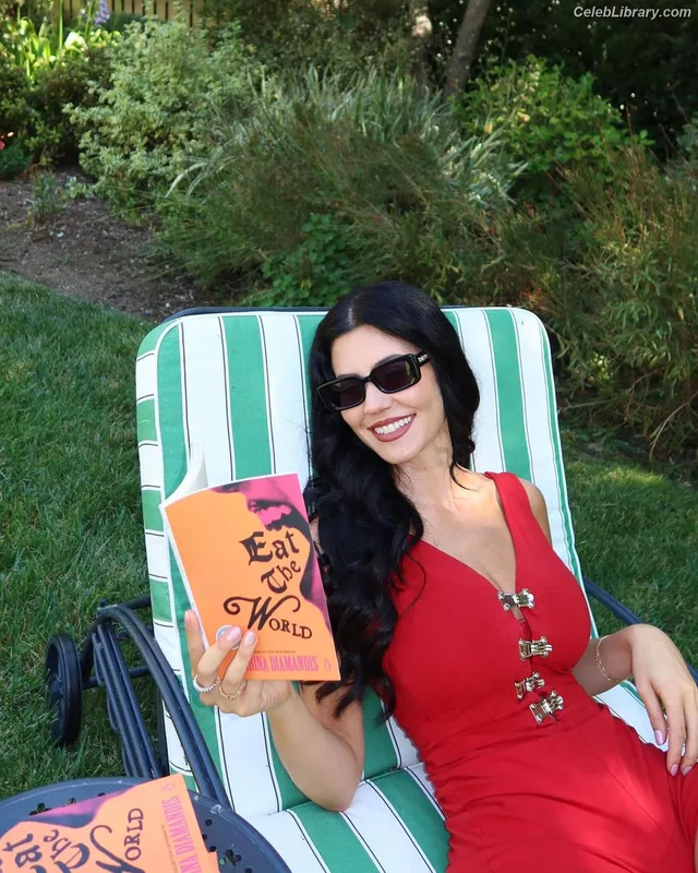 Marina Diamandis photo 22 of 534