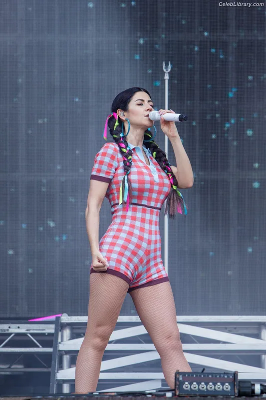 Marina Diamandis photo 24 of 534