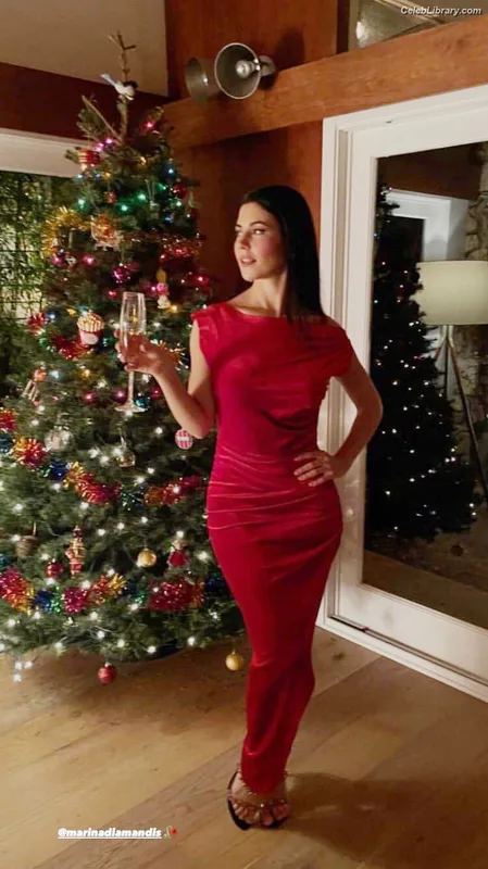 Marina Diamandis photo 10 of 534