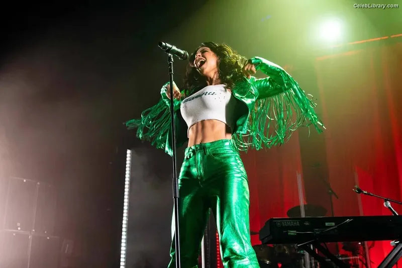 Marina Diamandis photo 18 of 534