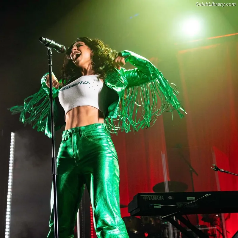 Marina Diamandis photo 20 of 534