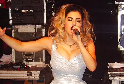 Marina Diamandis photo 23 of 534