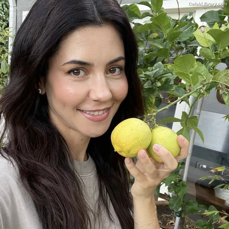 Marina Diamandis photo 1 of 534