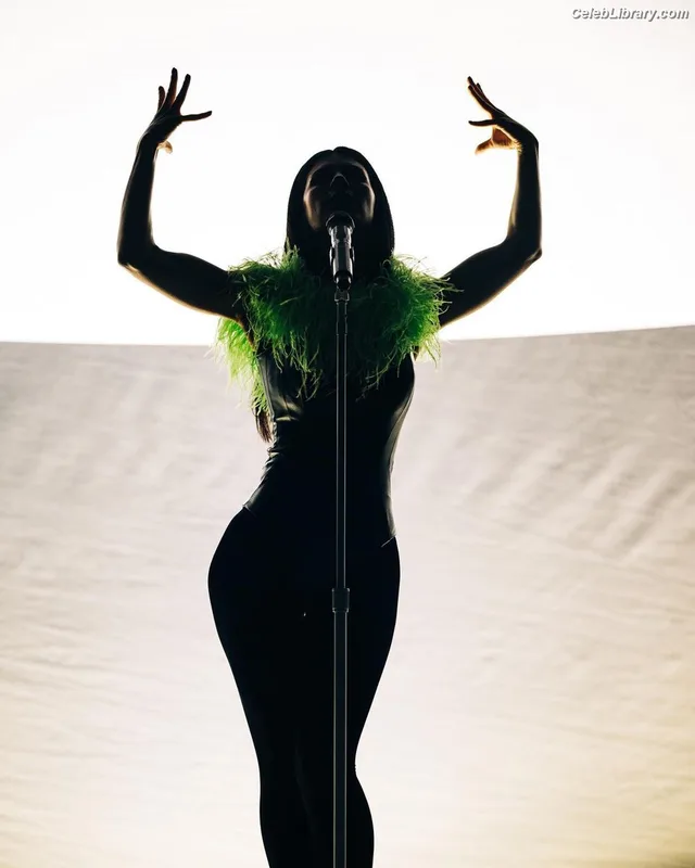Marina Diamandis photo 19 of 534
