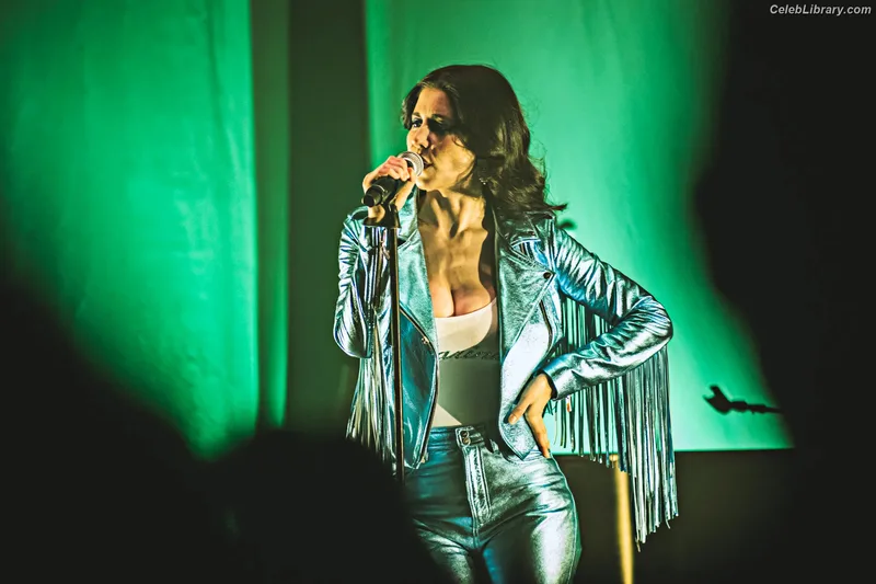 Marina Diamandis photo 7 of 534