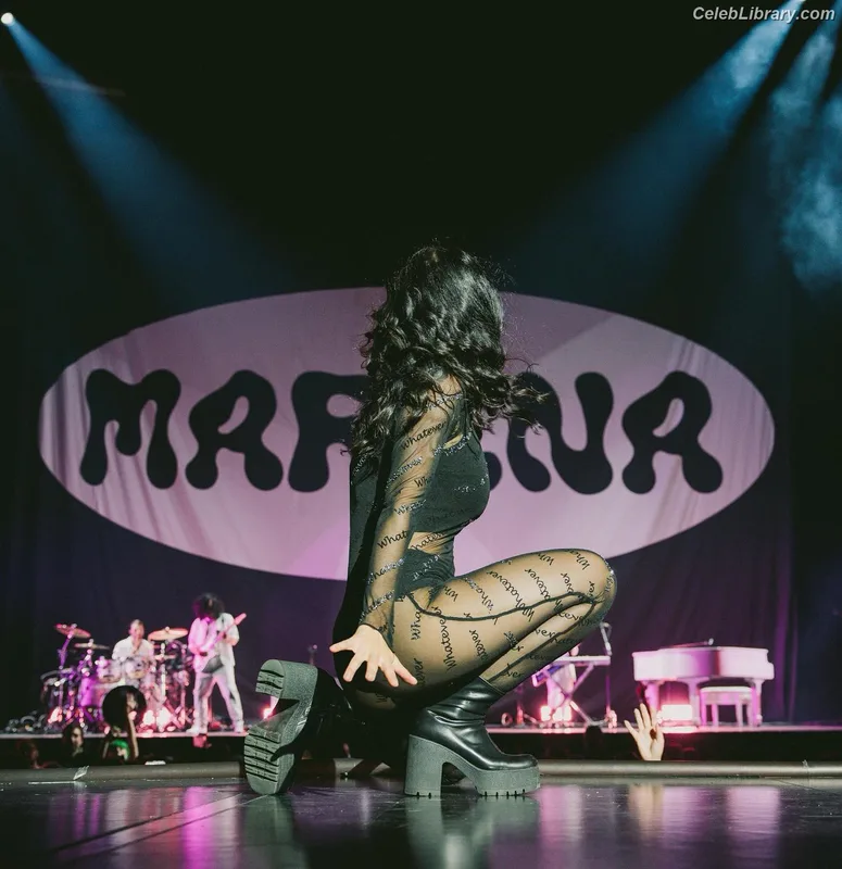 Marina Diamandis photo 6 of 534