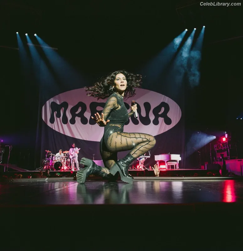 Marina Diamandis photo 7 of 534