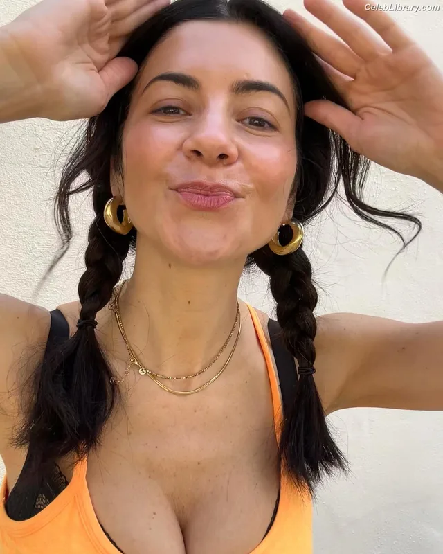 Marina Diamandis photo 2 of 534