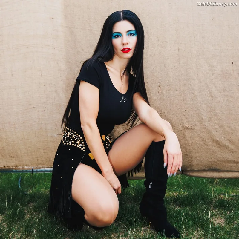 Marina Diamandis photo 7 of 534