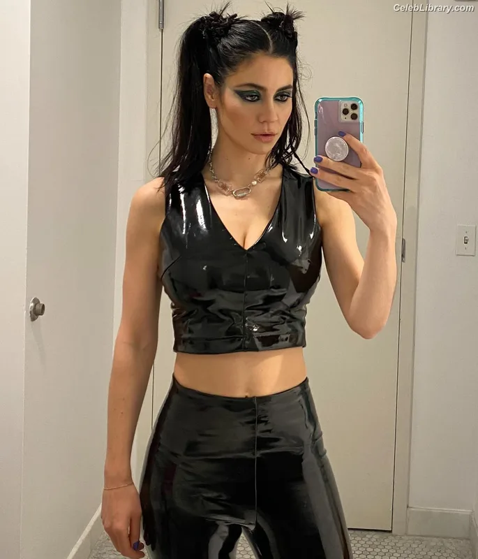 Marina Diamandis photo 2 of 534