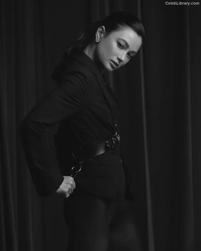 Marina Mazepa photo 2 of 61