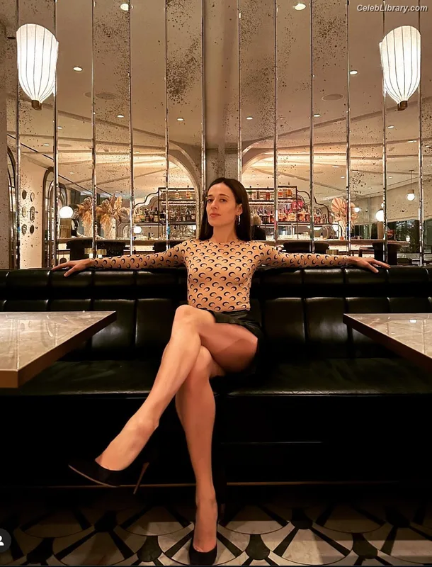 Marina Squerciati photo 15 of 34