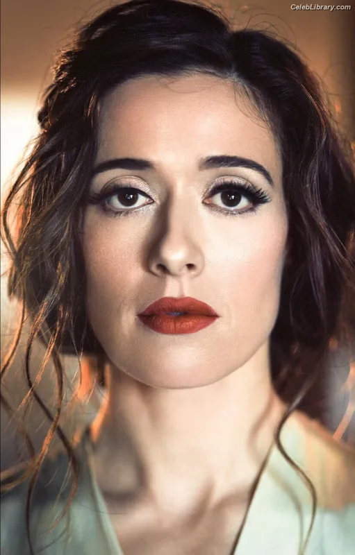 Marina Squerciati photo 24 of 34