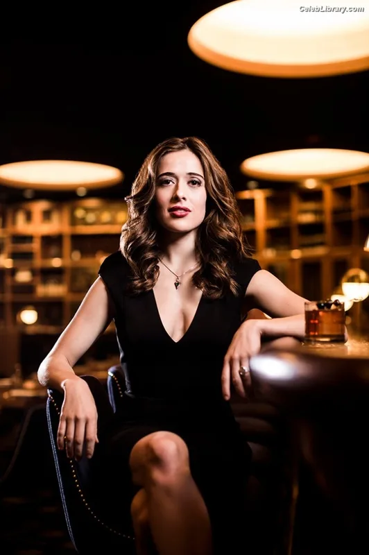 Marina Squerciati photo 4 of 34