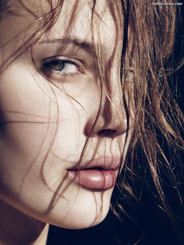 Marine Vacth photo 5 of 32