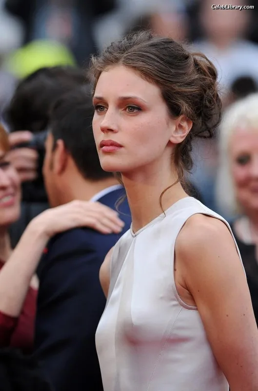 Marine Vacth photo 3 of 32