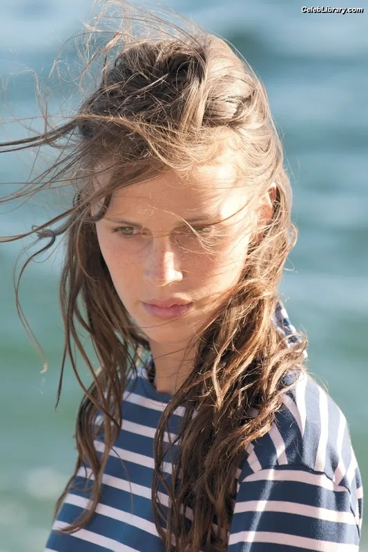 Marine Vacth photo 9 of 32