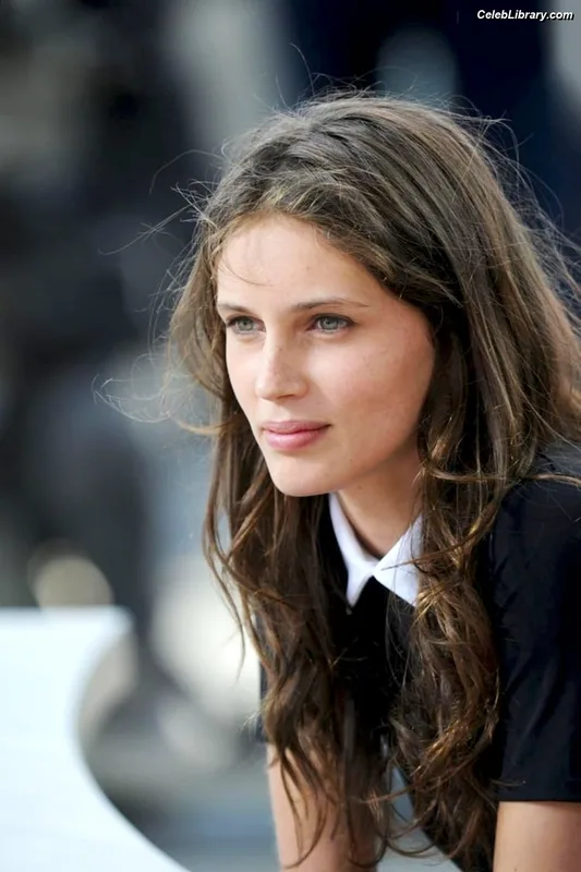 Marine Vacth photo 4 of 32