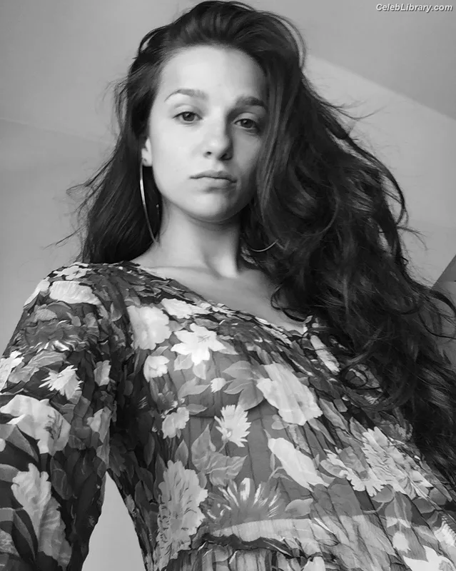 Marisa Abela photo 14 of 93