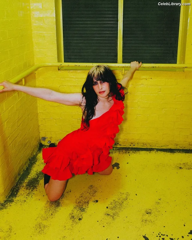 Marisa Dabice photo 5 of 70