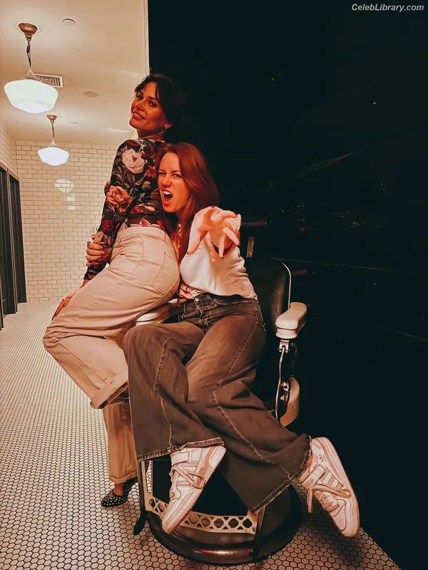 Marisha Ray photo 4 of 1057