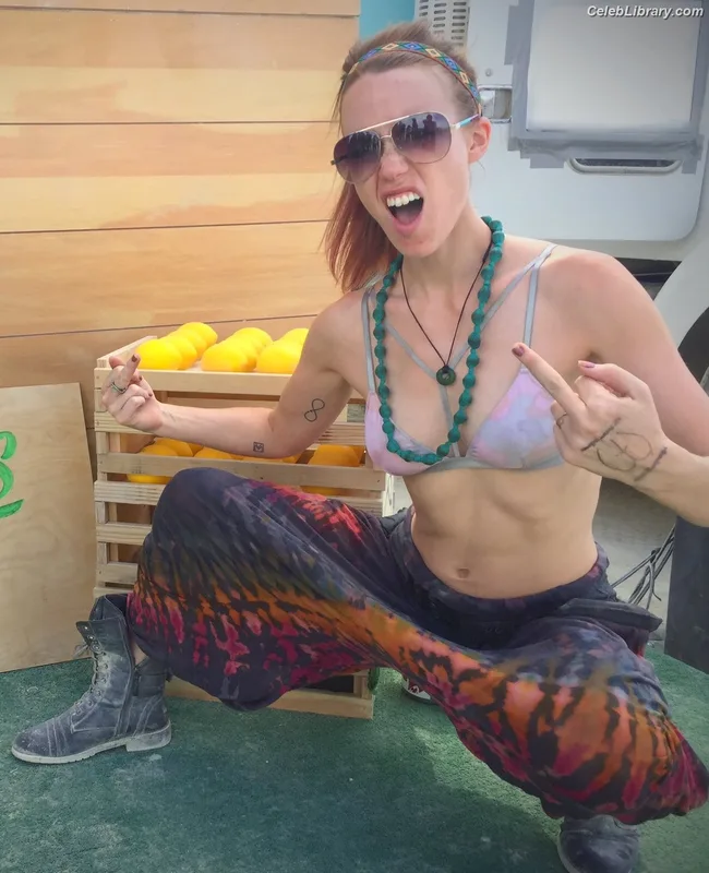 Marisha Ray photo 5 of 1057