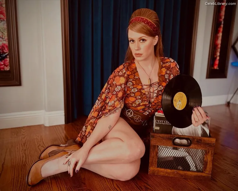 Marisha Ray photo 4 of 1057