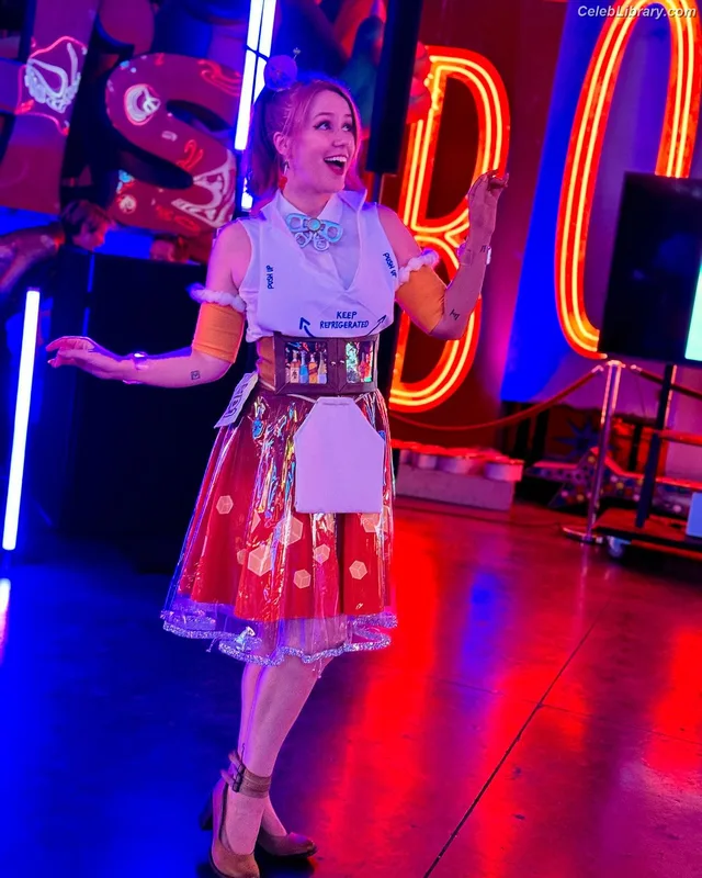 Marisha Ray photo 4 of 1057