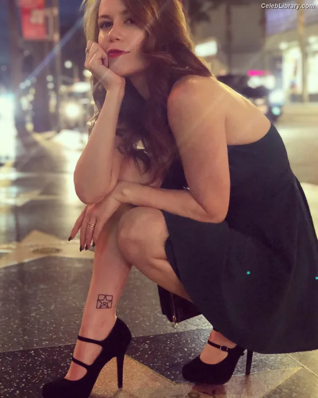 Marisha Ray photo 2 of 1057