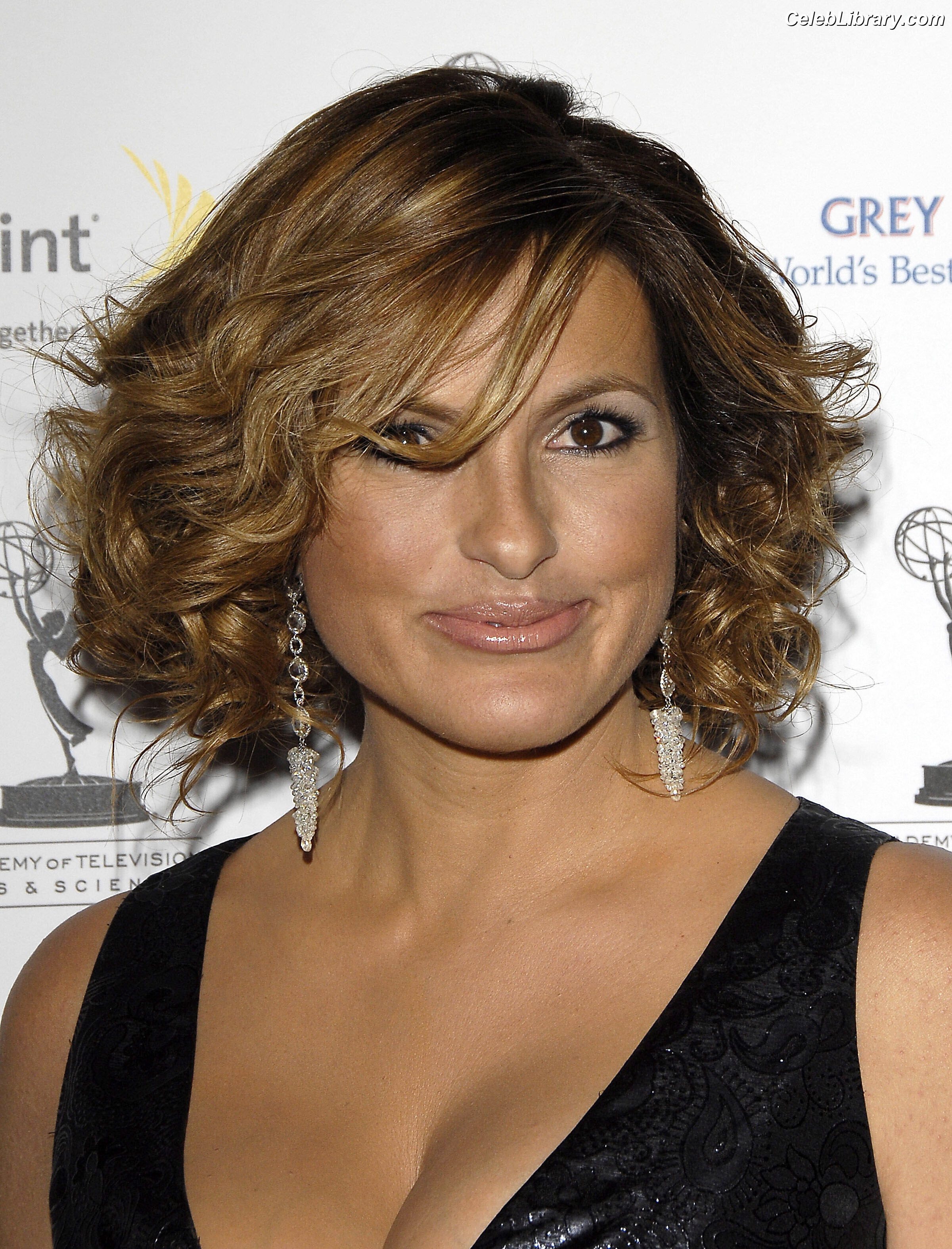 Mariska Hargitay photo 9 of 183
