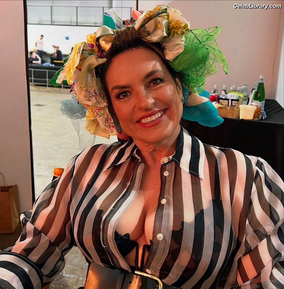 Mariska Hargitay photo 20 of 183